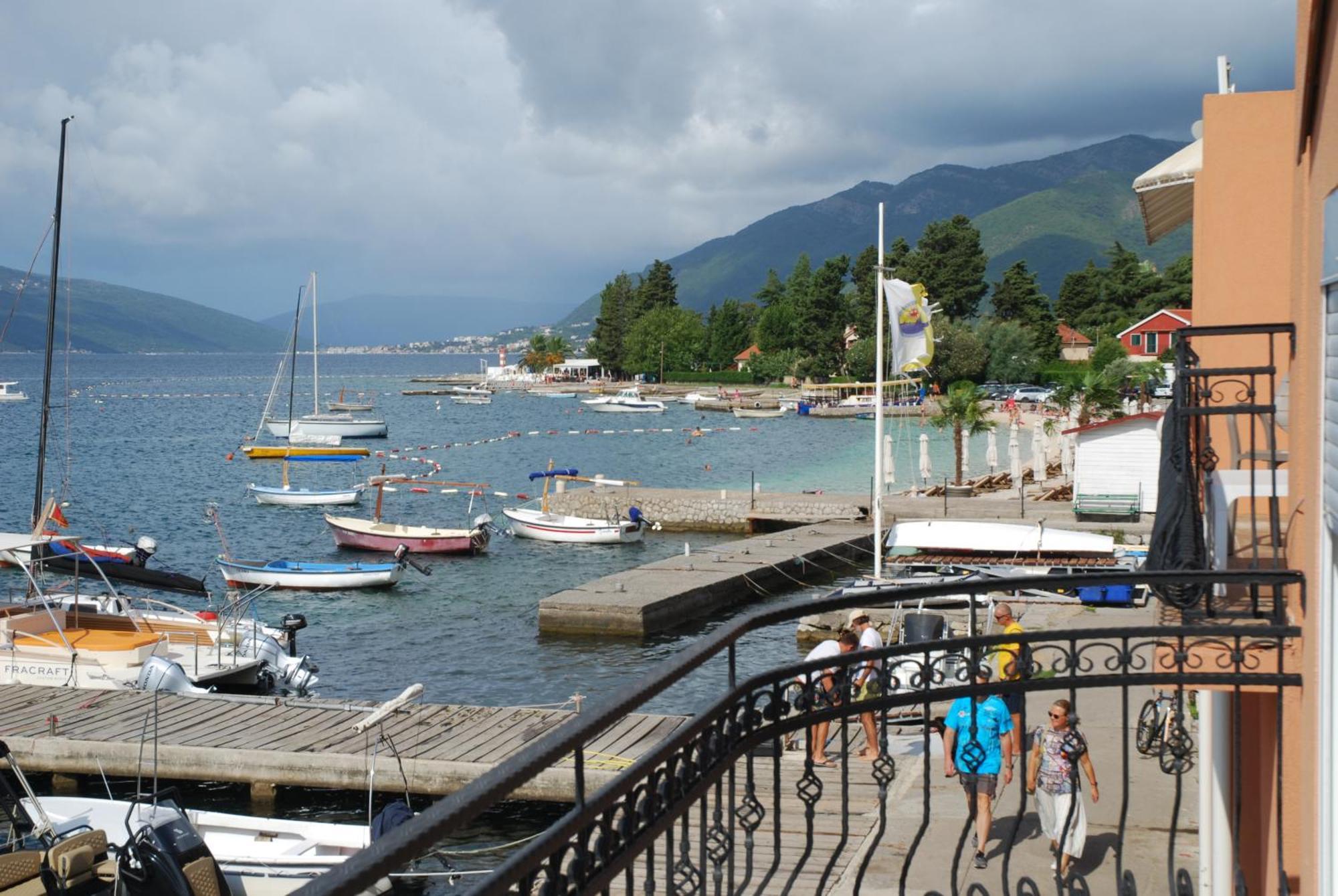 Rustico Apartments Tivat Exterior foto